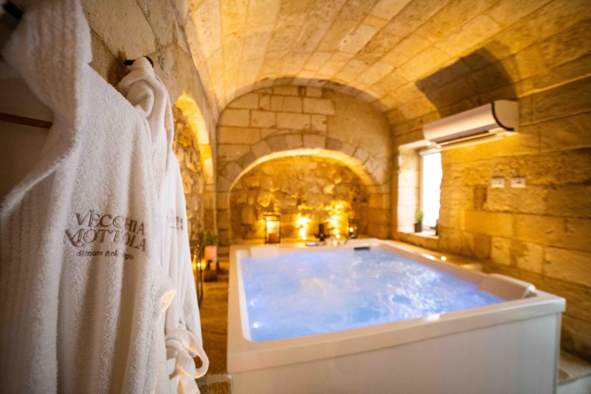 Vecchia Mottola Wellness Hotel Bagian luar foto