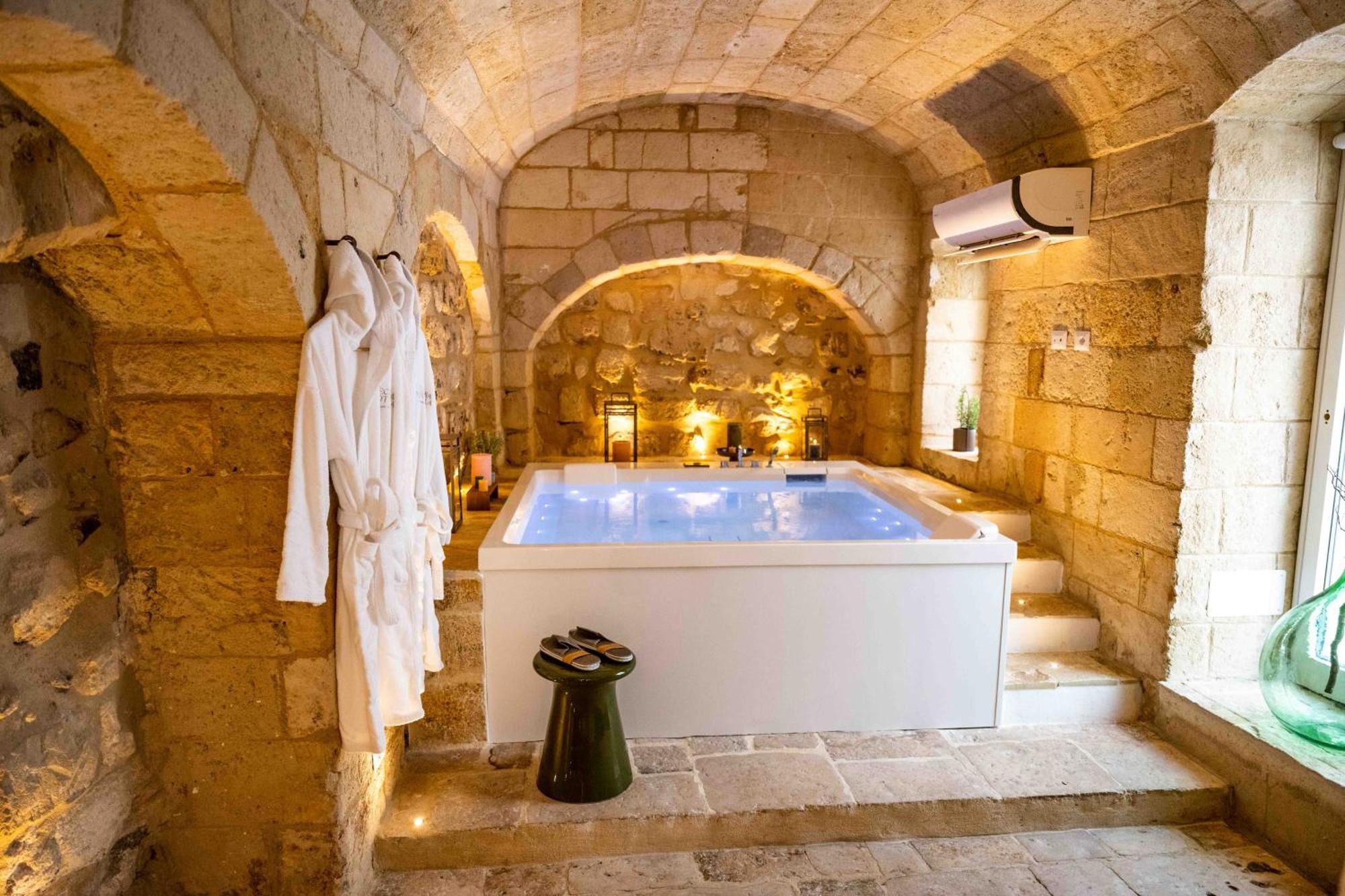 Vecchia Mottola Wellness Hotel Bagian luar foto